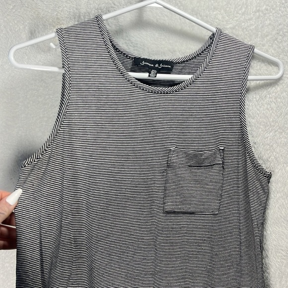 Dress - Picture 6 of 9